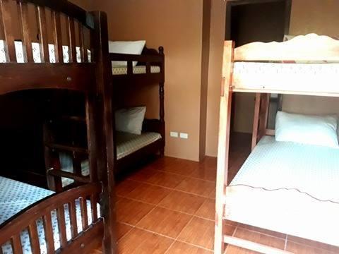 Bognot Lodge : Alvin Bognot Mt Pinatubo Guesthouse And Tours Santa Juliana Luaran gambar